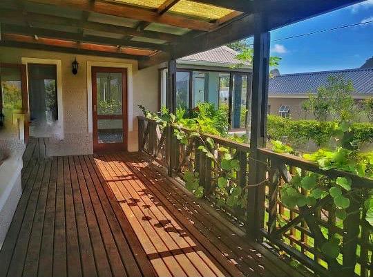 To Let 2 Bedroom Property for Rent in Hoekwil Western Cape